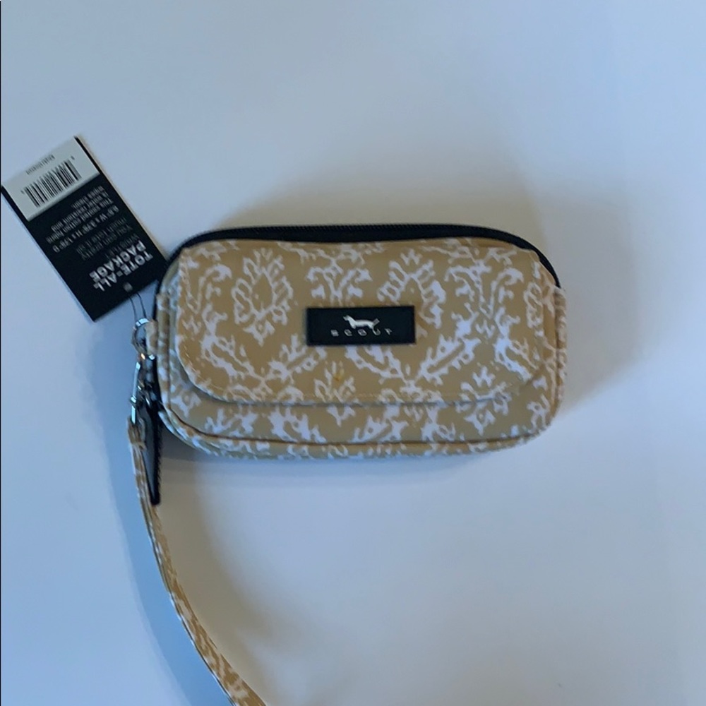 Scout wristlet perfect for phone,ID credit cards